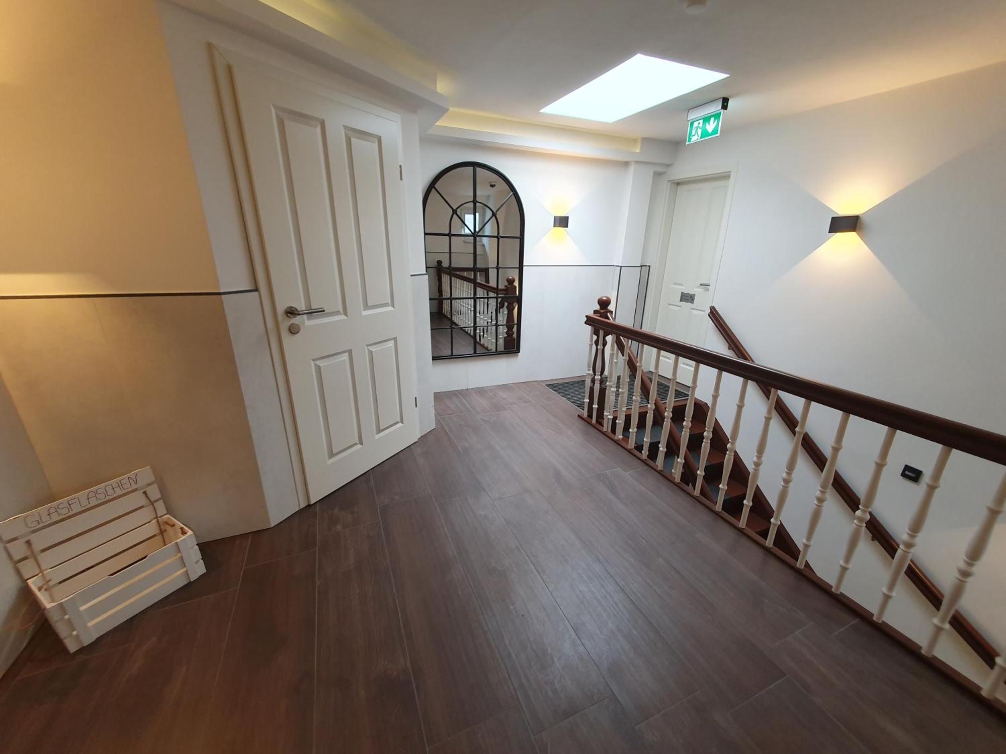 Neumuhler Hof: Spacious Family Apartment with Multiple Bathrooms and Free Parking Schwerin  Exterior photo